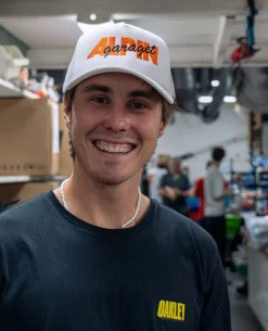 Alpingaraget Magnus Logo Trucker Hat - Vit