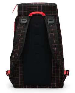 D_b_ Hugger Backpack 30L - Coral Flash
