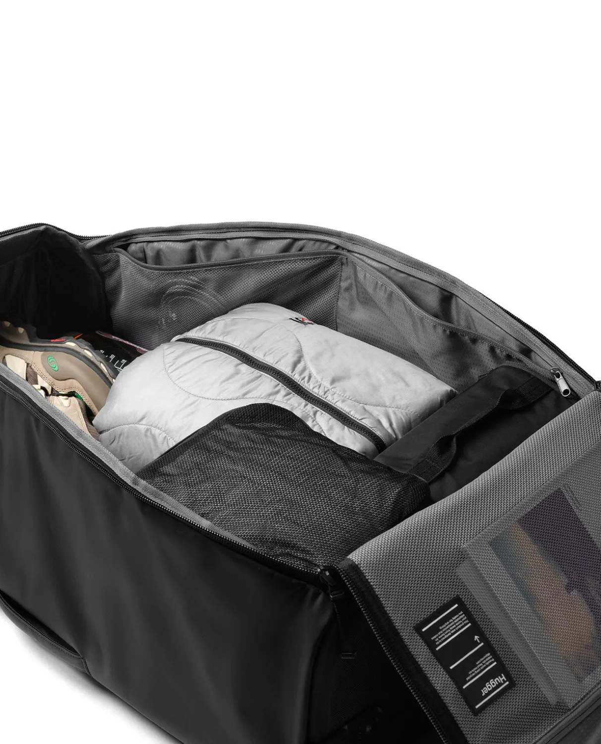 D_b_ Hugger Roller Bag 90L - Black Out