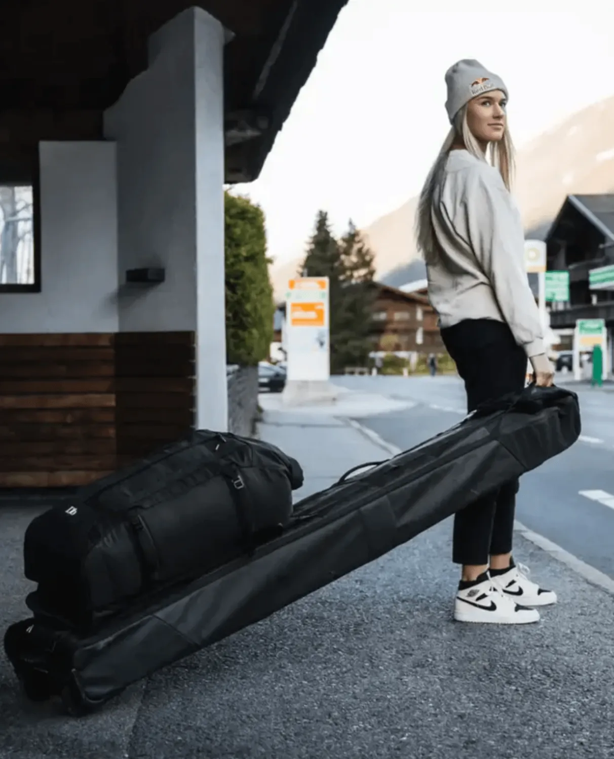 D_b_ Snow Roller Pro 70L - Black Out
